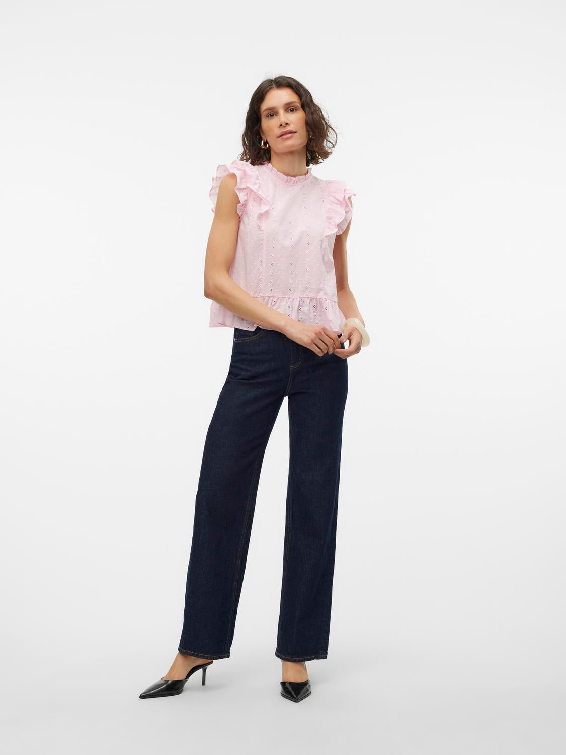 model_shot-front_full